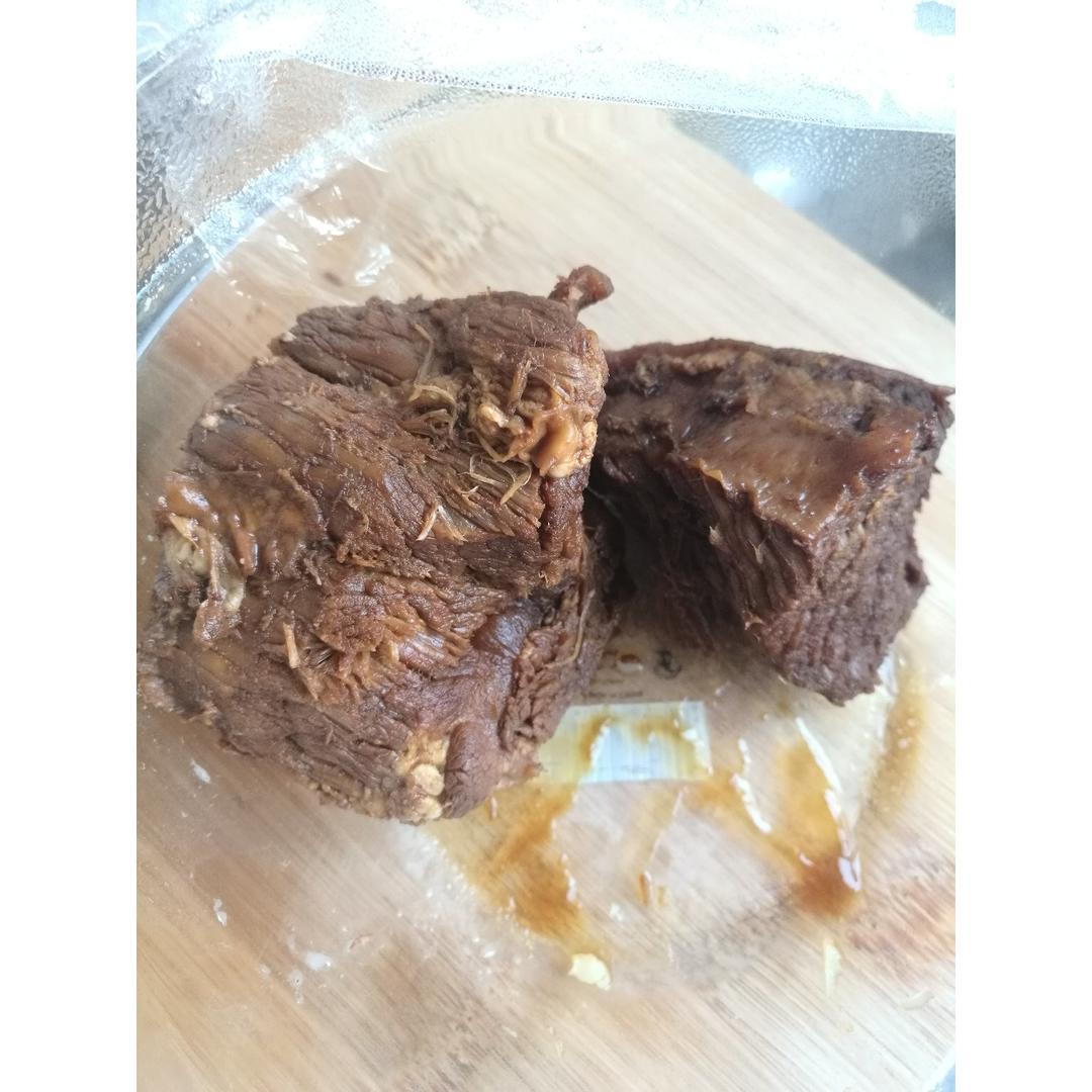 卤牛肉