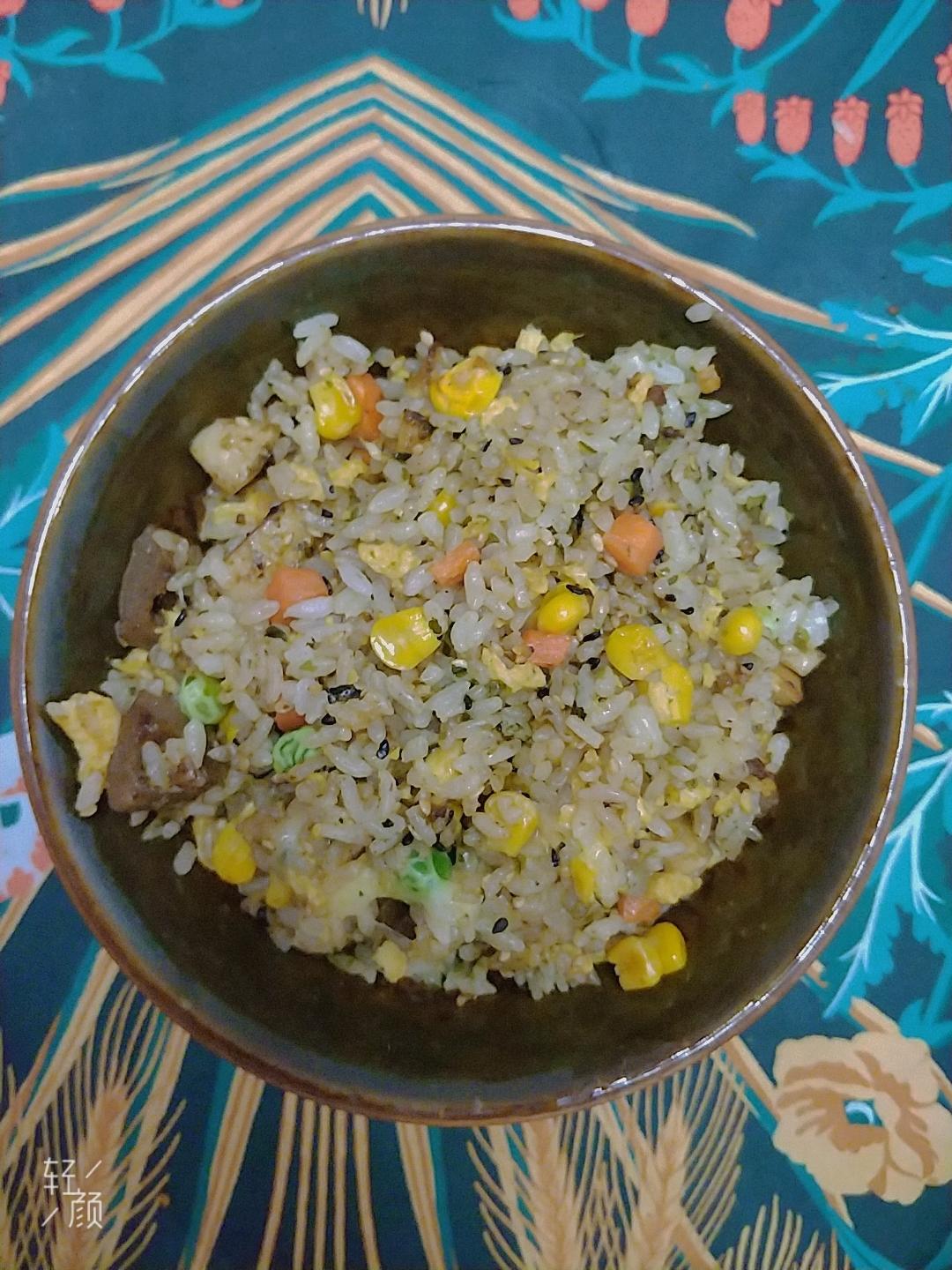 海苔香松蛋炒饭
