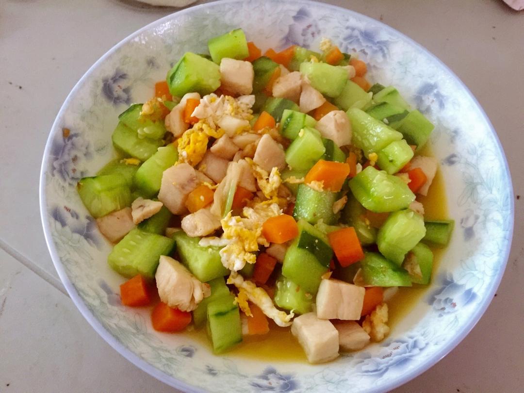 胡萝卜黄瓜鸡胸肉