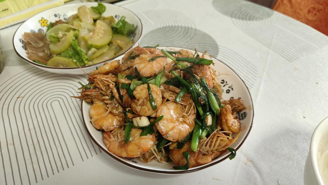 韭菜炒河虾，鲜美极了！一定要试一次