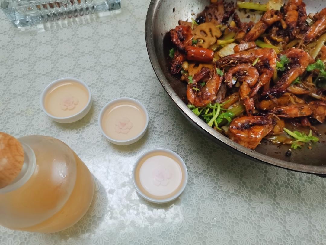 非油炸干锅虾   加各种菜的那种