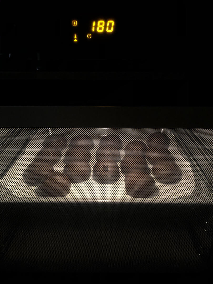 濃郁巧克力豆豆包