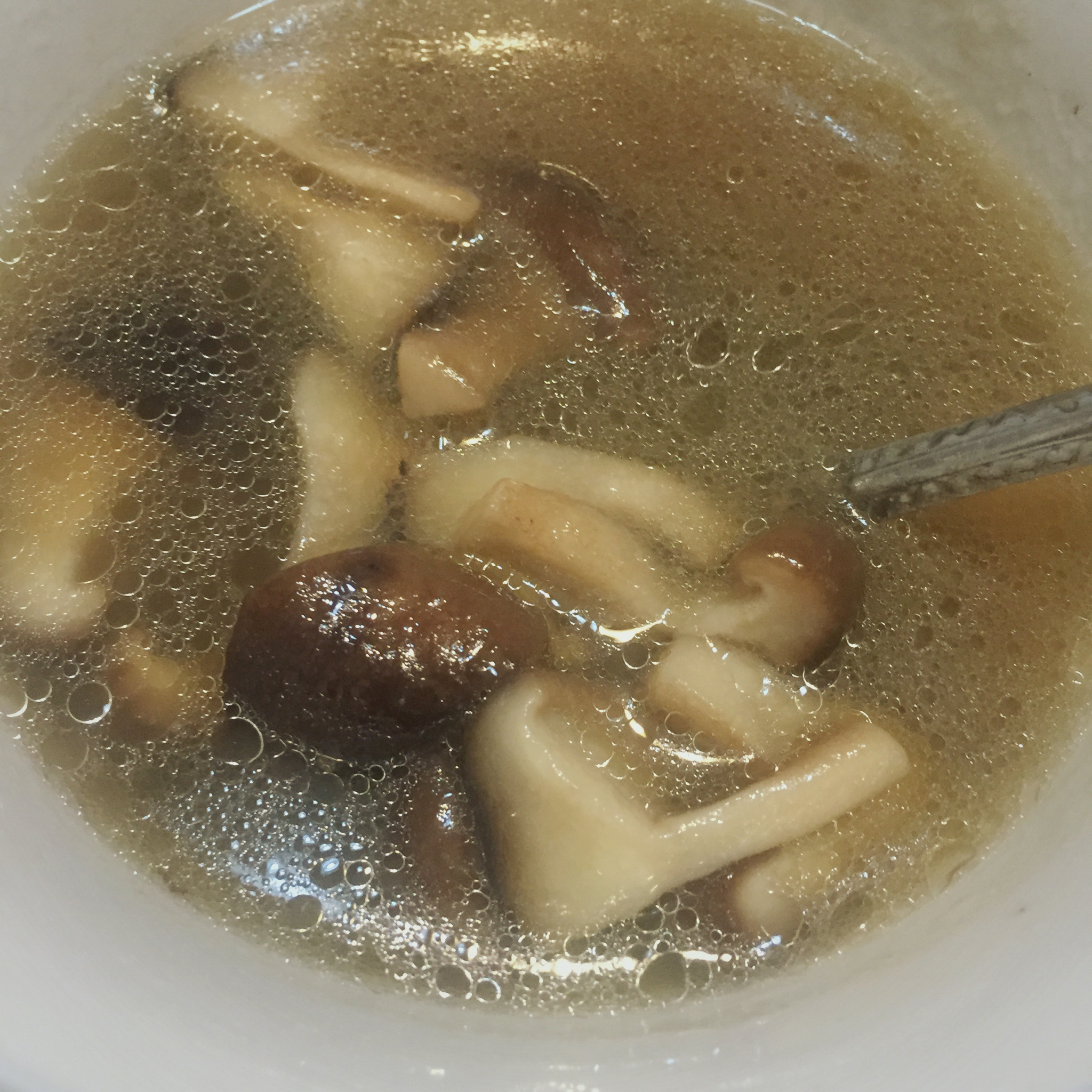 新鲜菌汤（蘑菇汤）