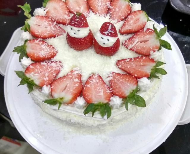 草莓奶油生日蛋糕