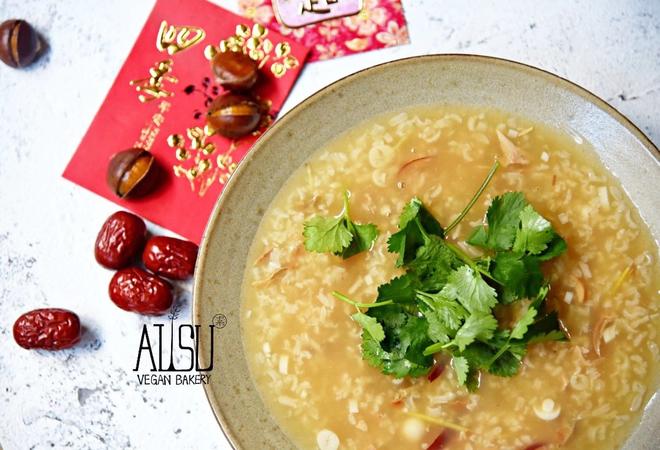 Aiisu素食食谱：纯素牛肝菌砂锅粥的做法
