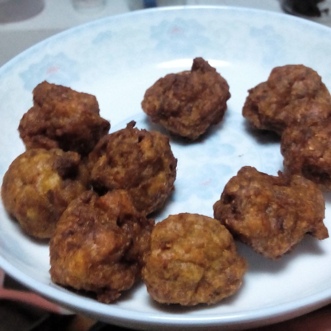 酥炸肉丸子