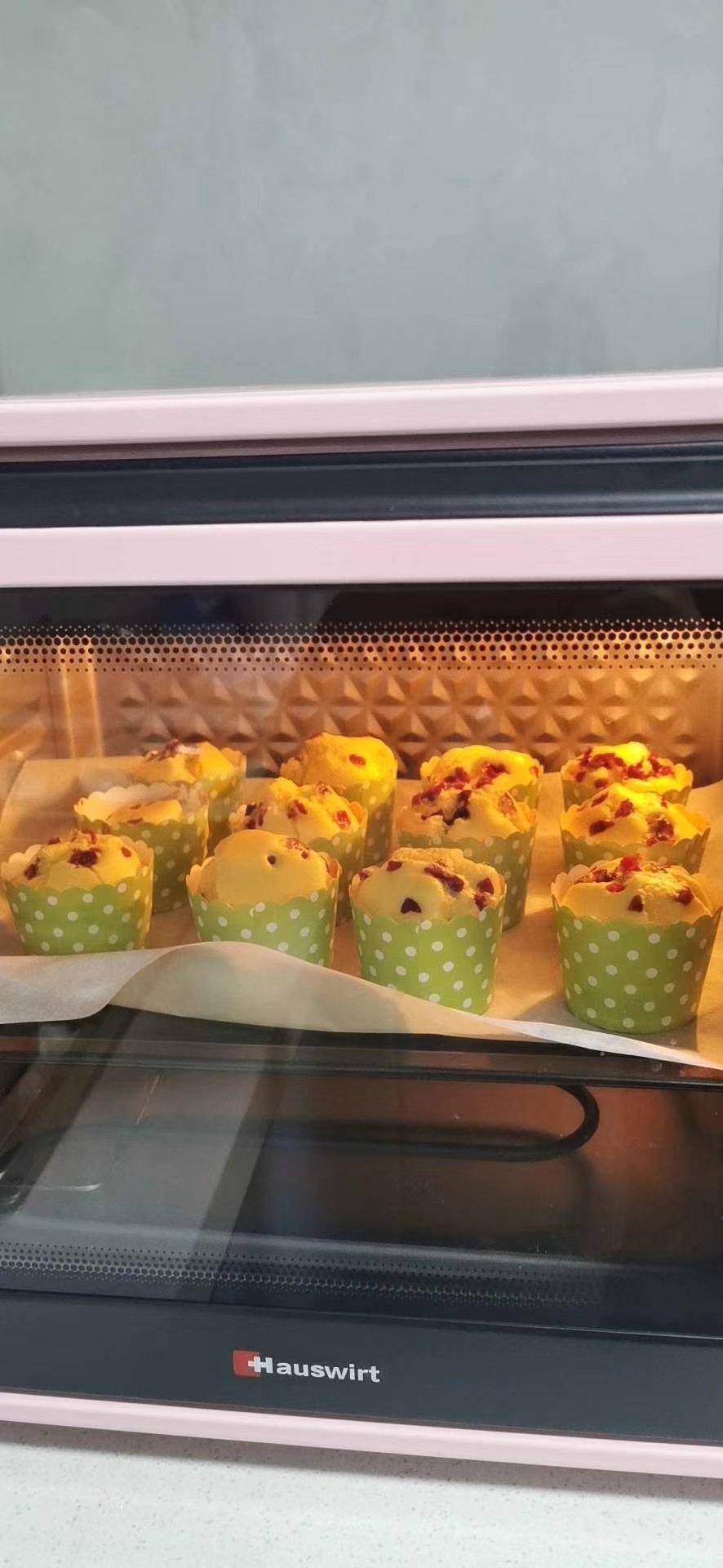 纸杯蛋糕（蔓越莓版可爱到爆）