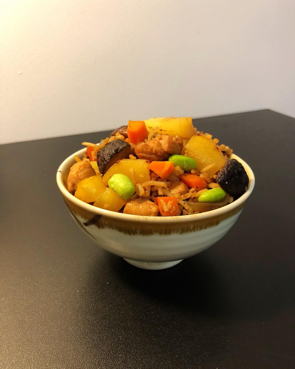 【香菇鸡肉焖饭】