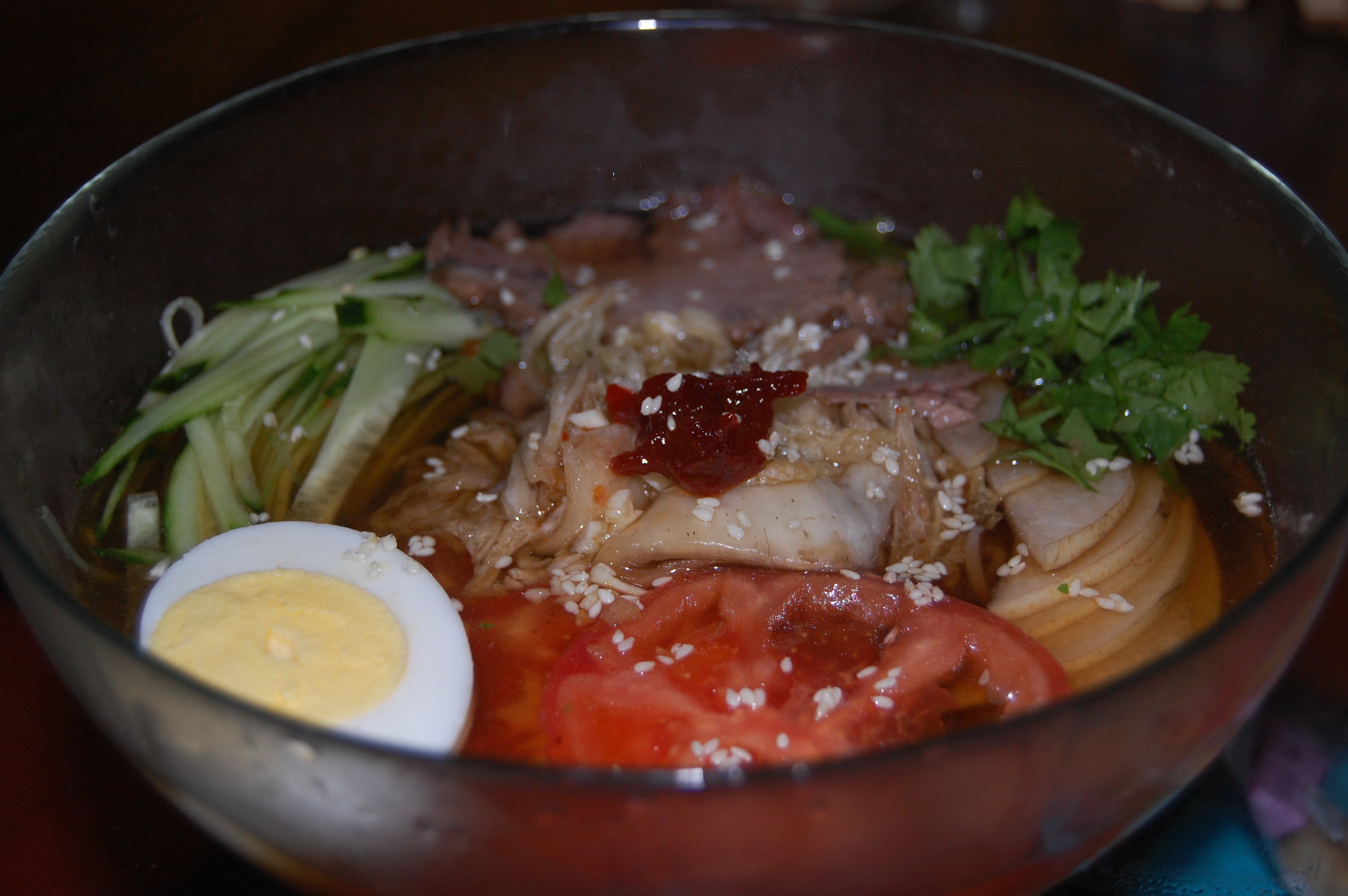 热汤冷面