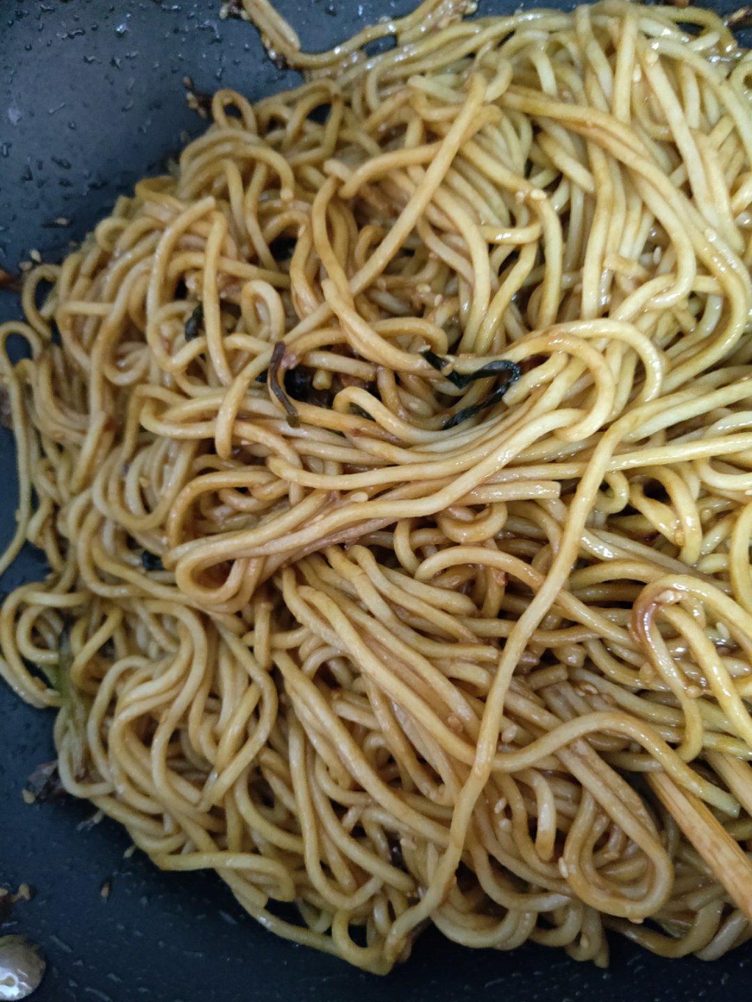 10分钟搞定的一碗葱油拌面