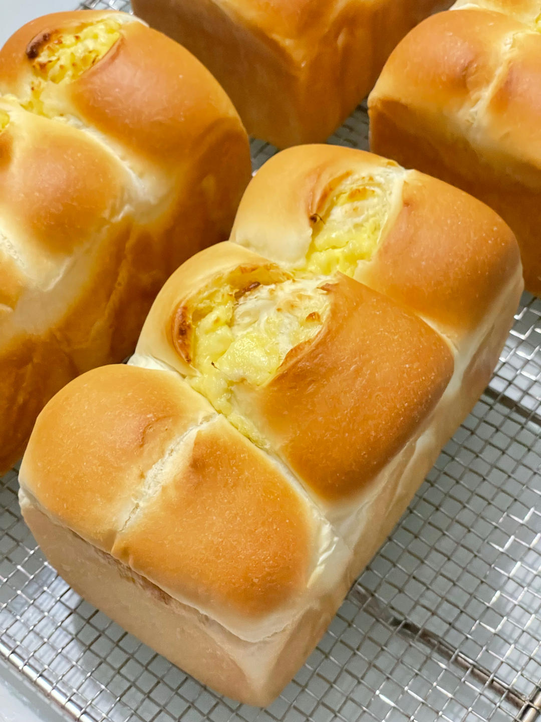 软到直不起腰的云朵榴莲吐司