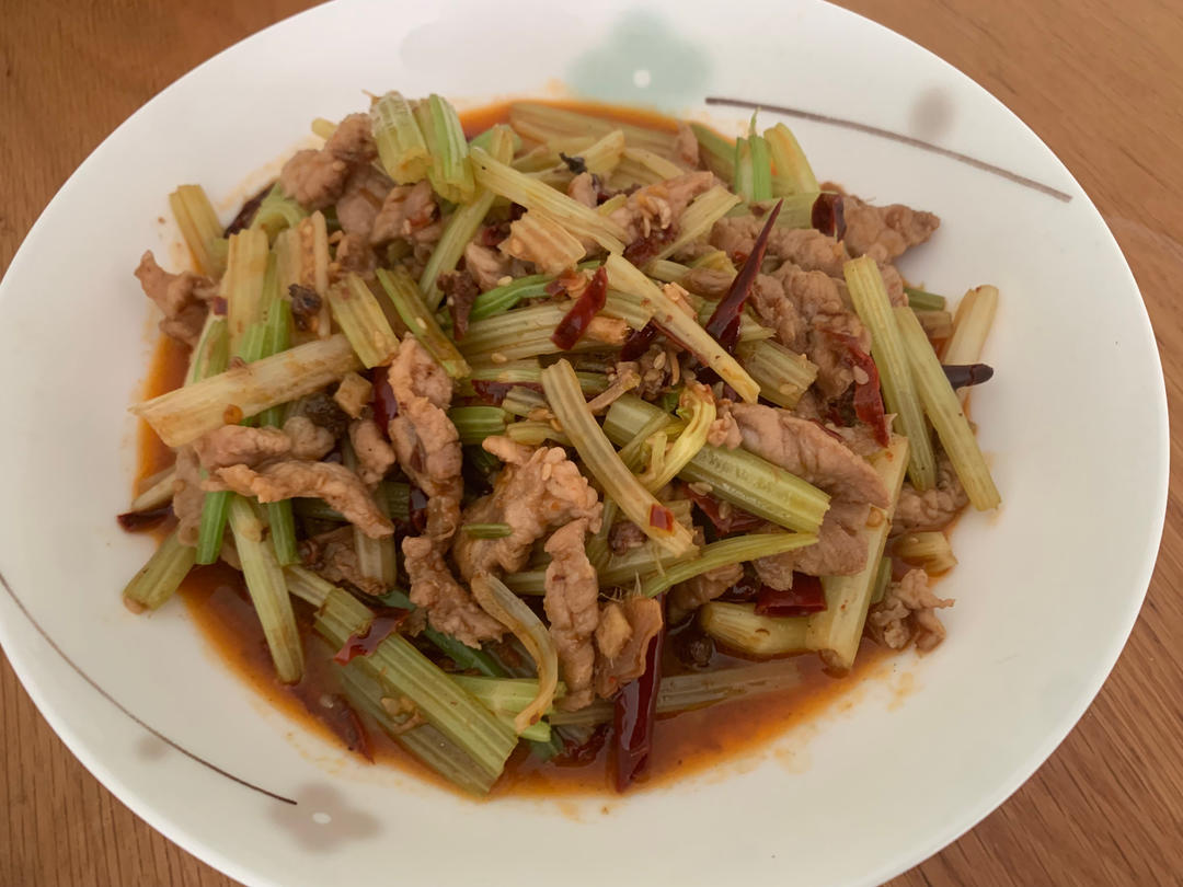 芹菜炒肉