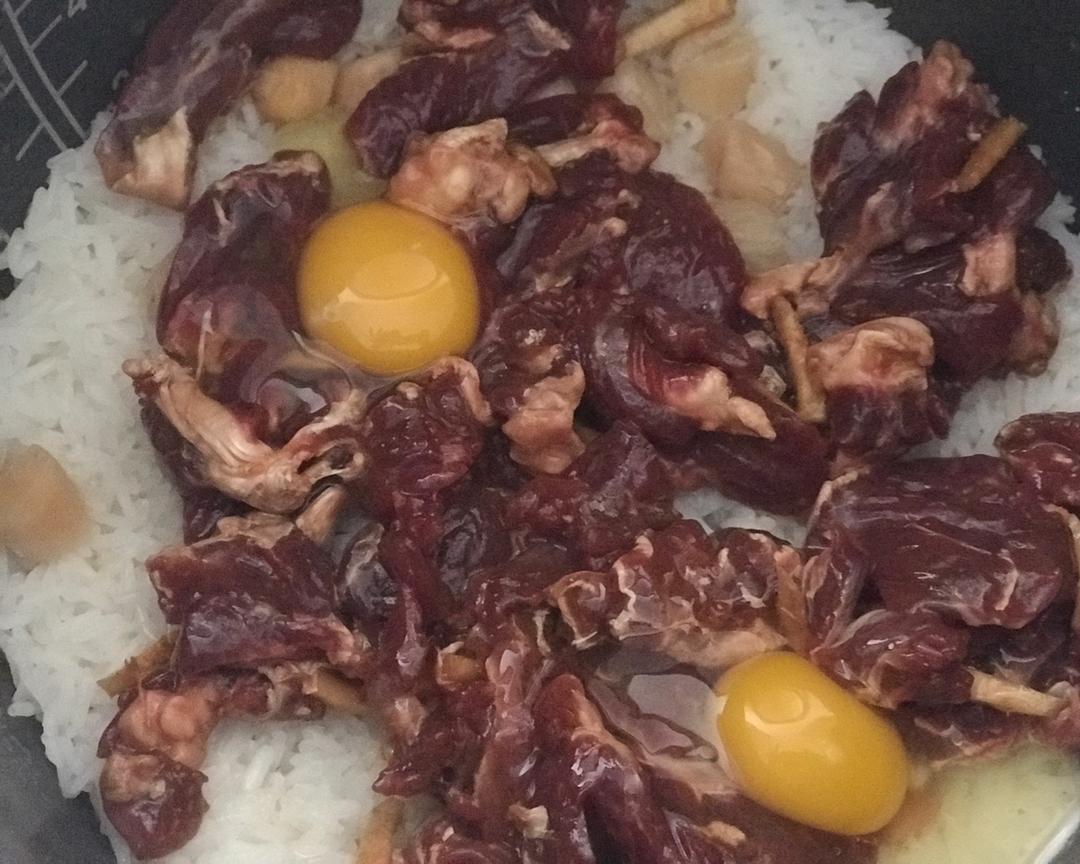牛肉瑶柱锅蛋饭的做法