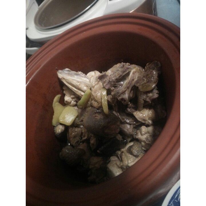 香菇炖鸡汤