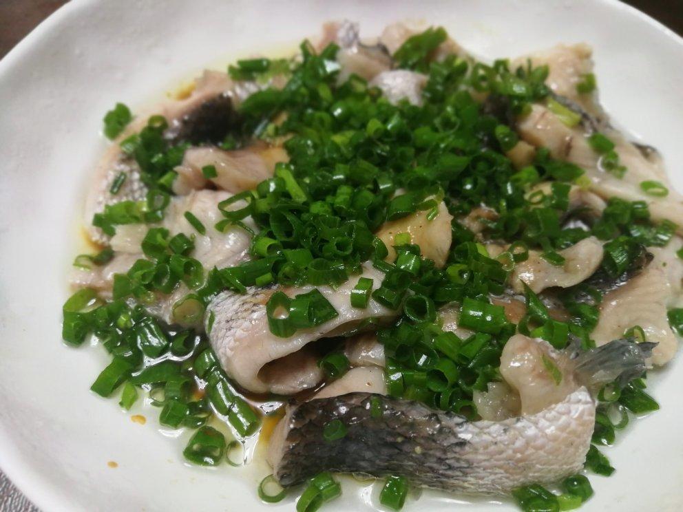 我是麦朵做的葱油黑鱼片