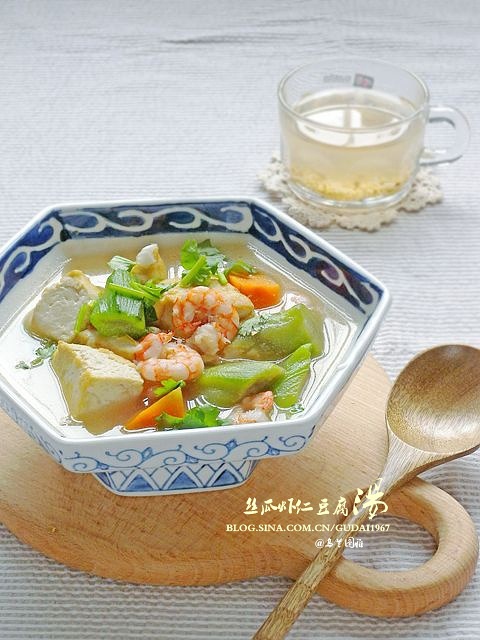 丝瓜虾仁豆腐汤