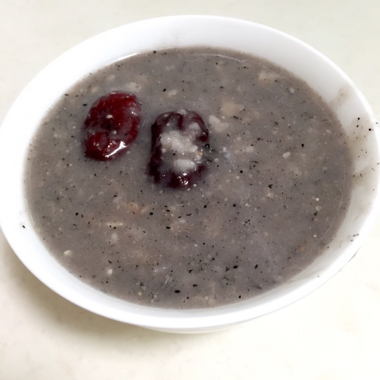 黑糯米红枣红糖补血养胃甜粥