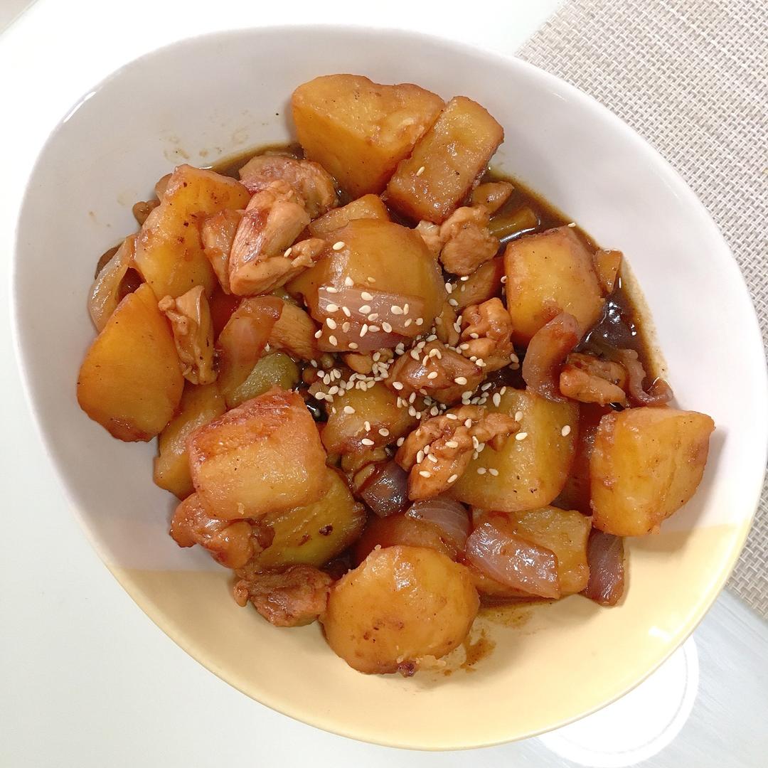 土豆炖鸡大腿