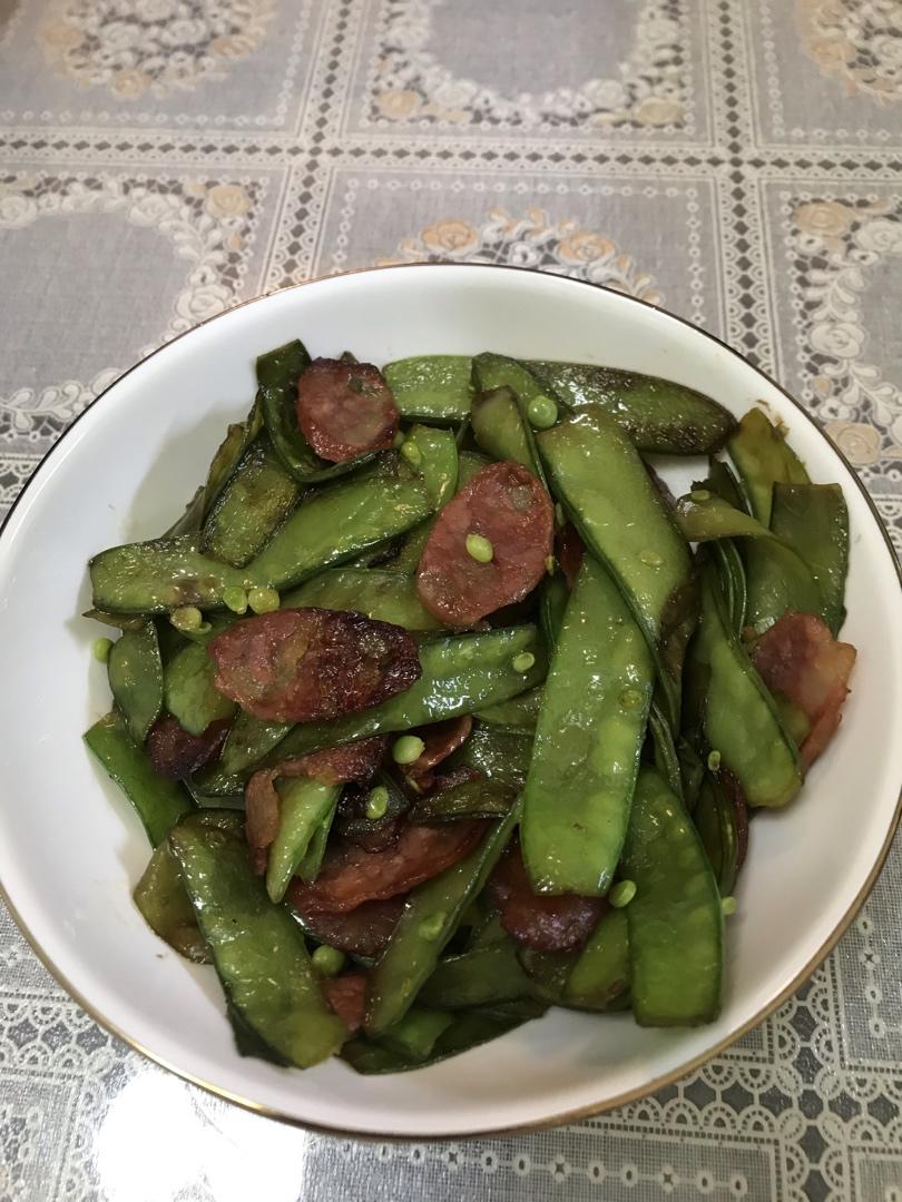 超脆爽的荷兰豆炒香肠