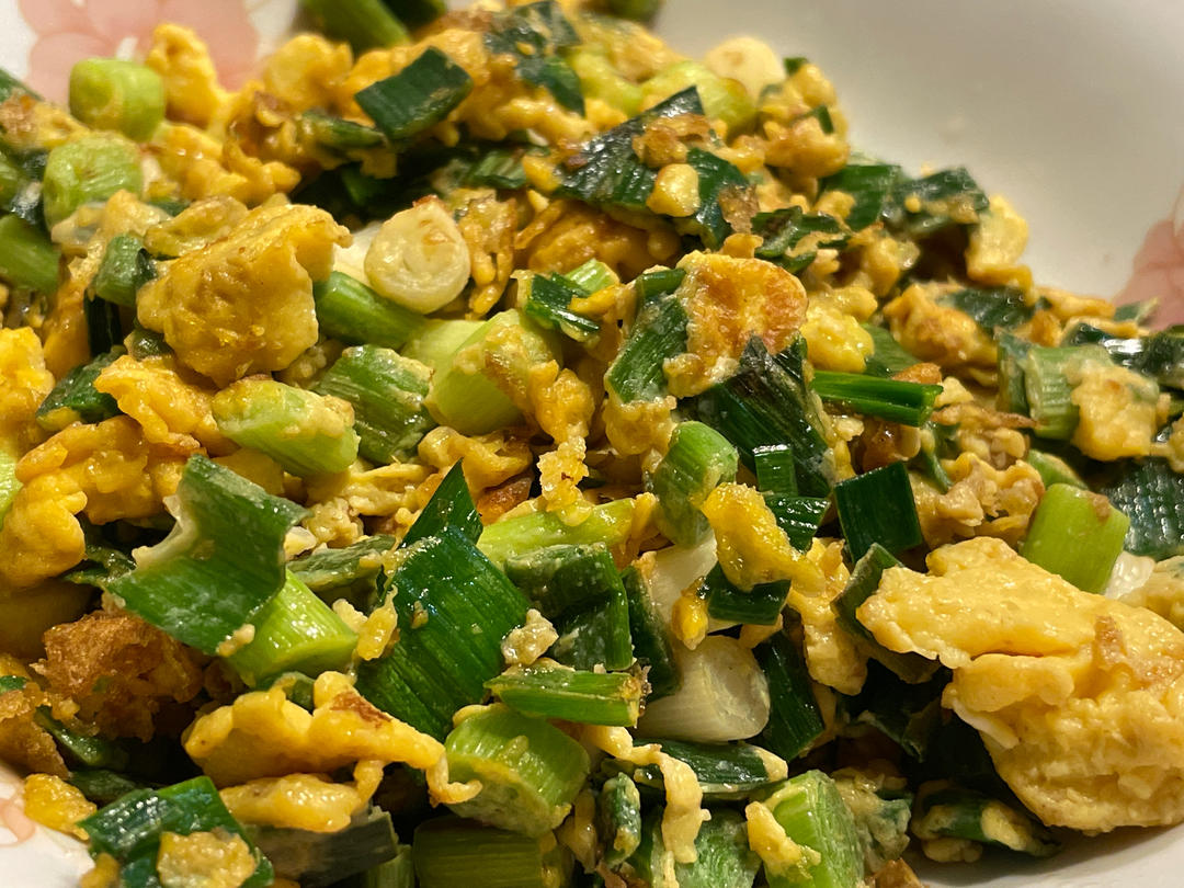 爆香大蒜炒鸡蛋