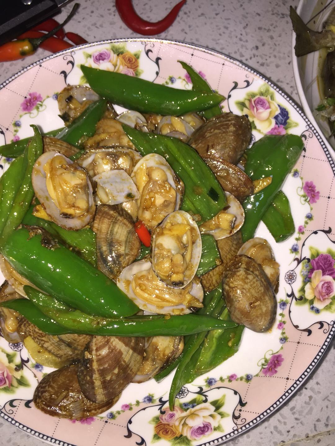 尖椒炒花甲的做法