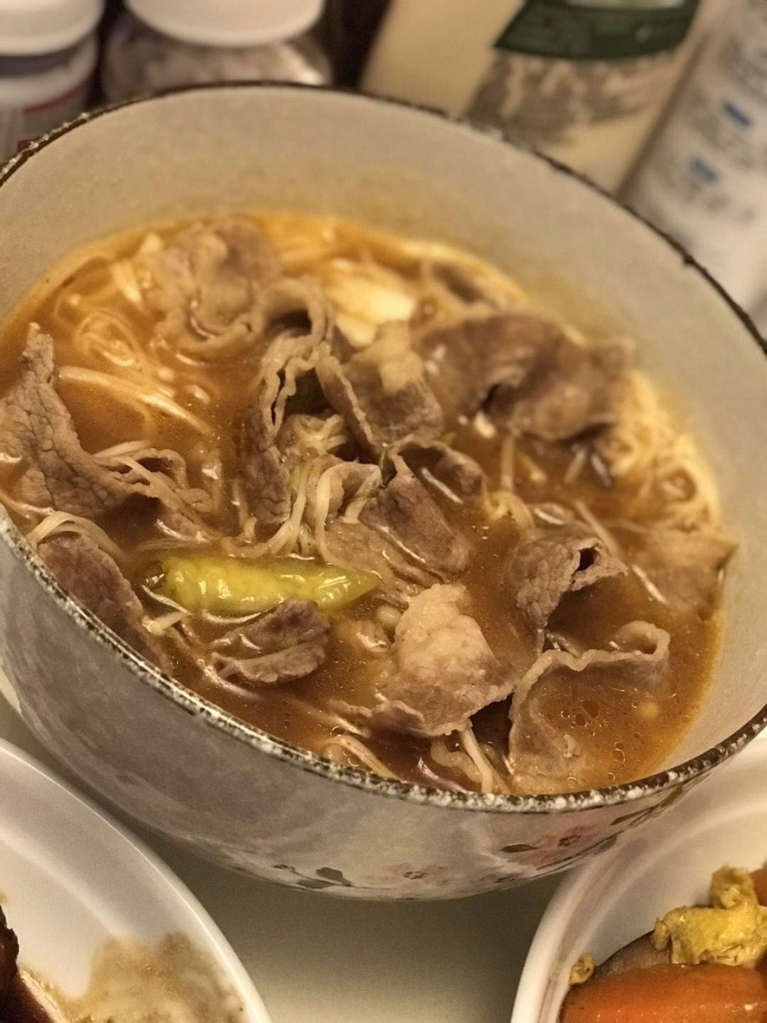 私家酸汤肥牛金针菇