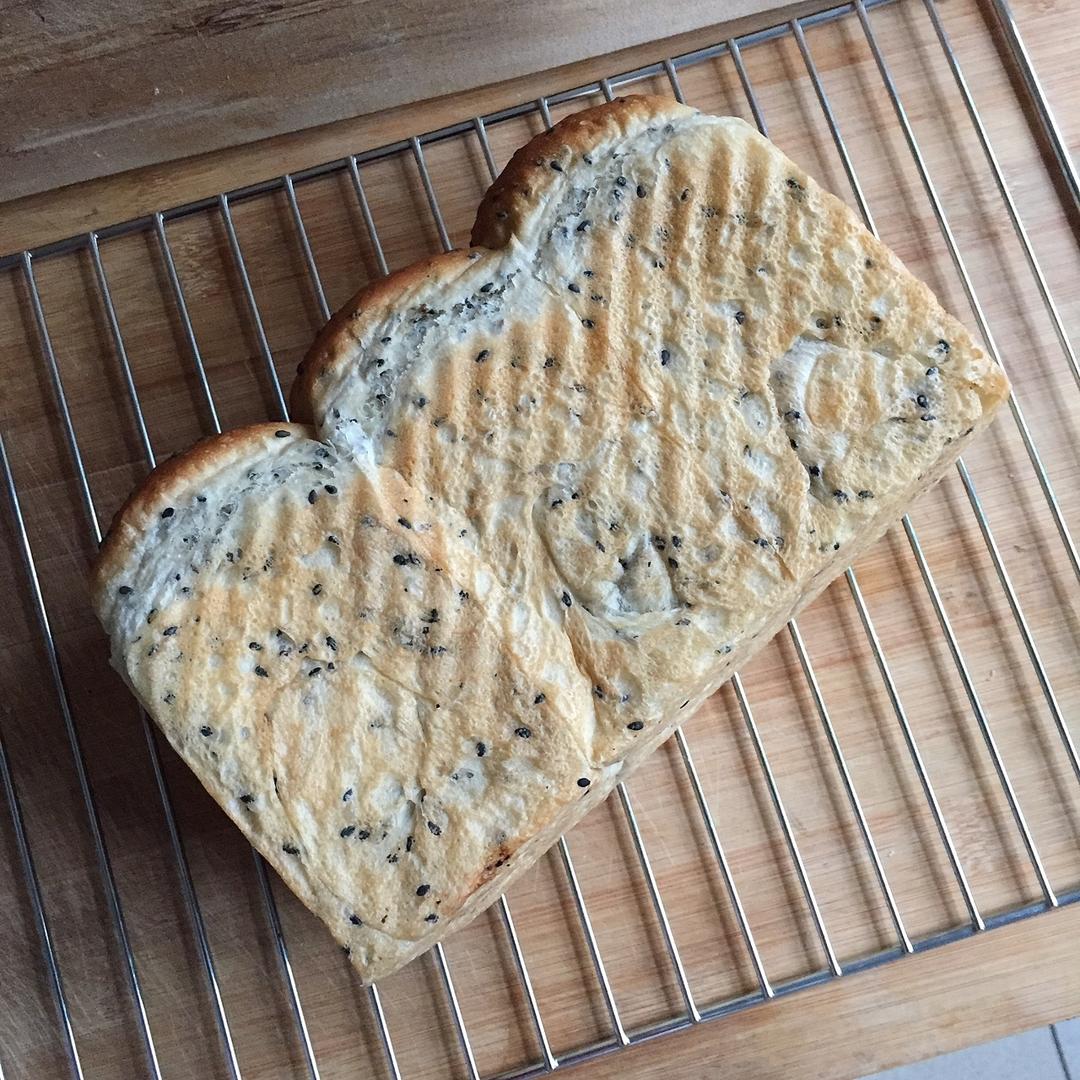 金大旺的黑芝麻吐司