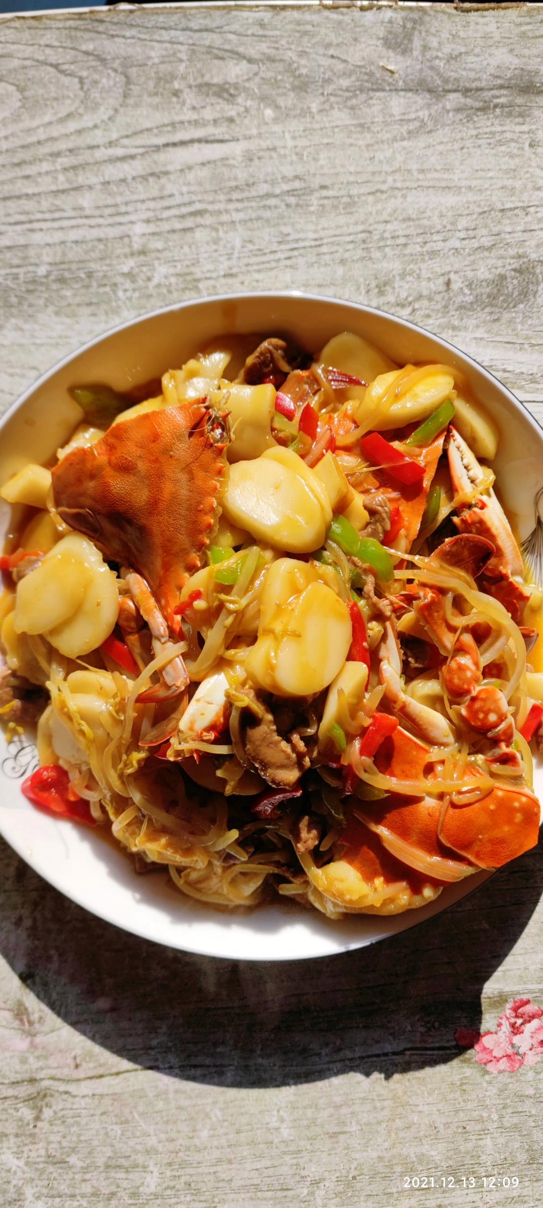 梭子蟹炒年糕～标准的江浙菜