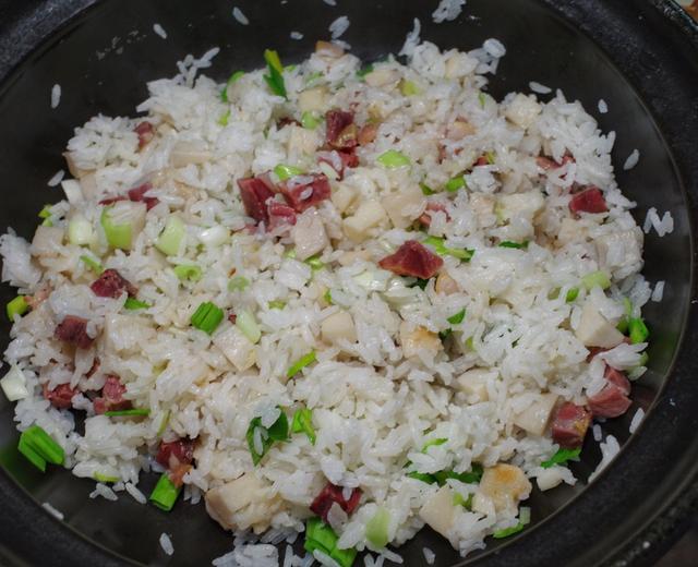 火腿芋头/豌豆焖饭的做法