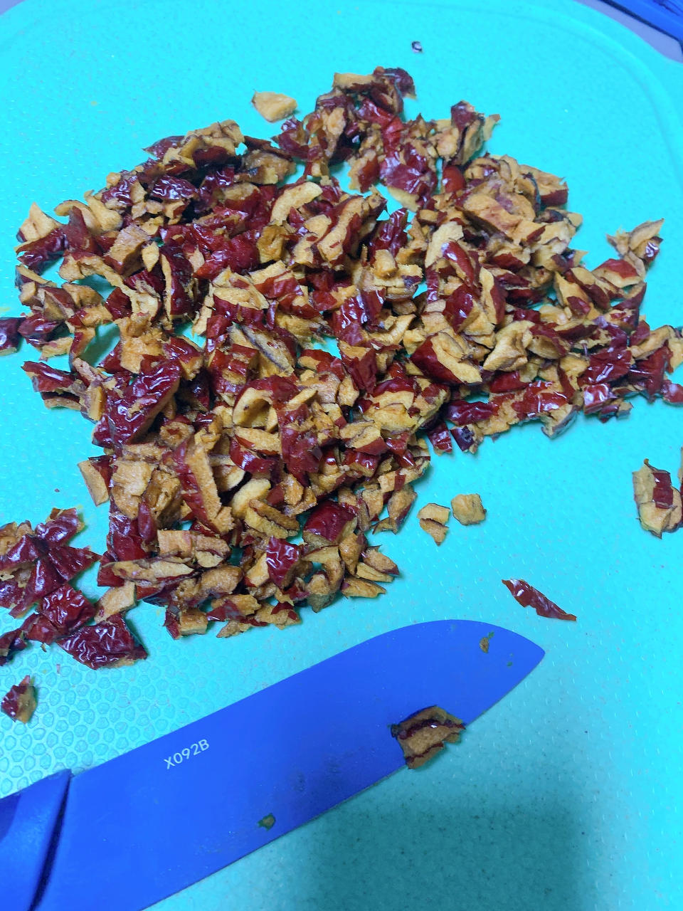 改良版红枣糕，此配方蓬松柔软，减油减糖，全蛋打发好操作