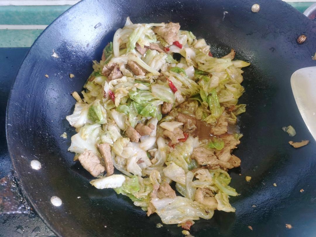 包菜炒肉