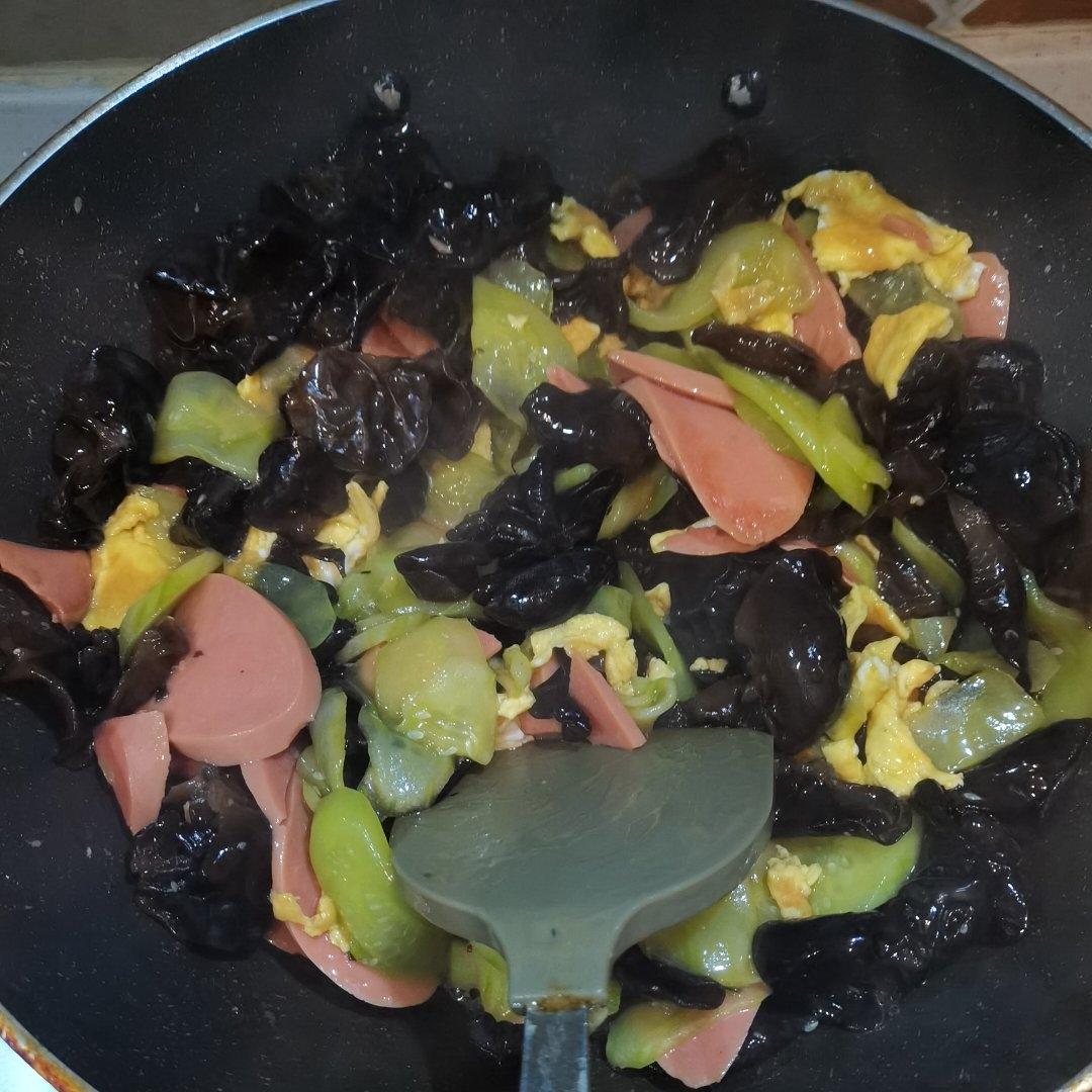 清脆可口的「黄瓜炒鸡蛋」