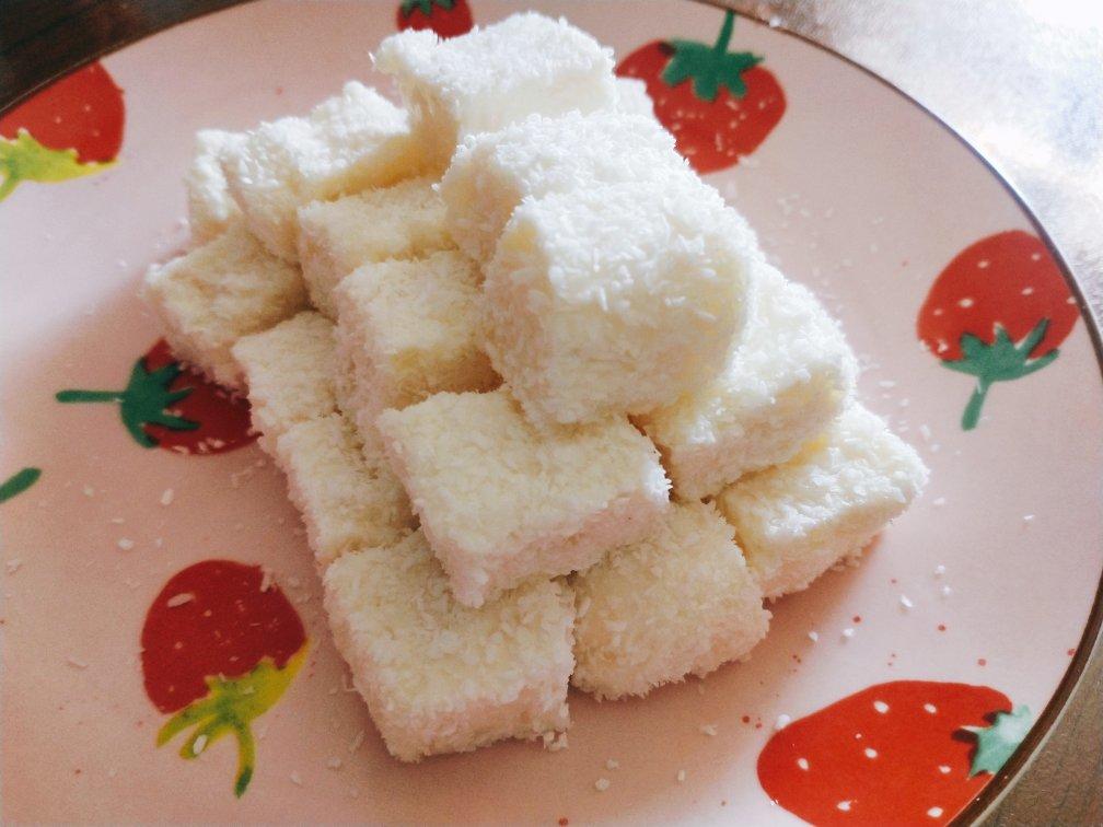 完胜85‘C的牛奶椰蓉小方