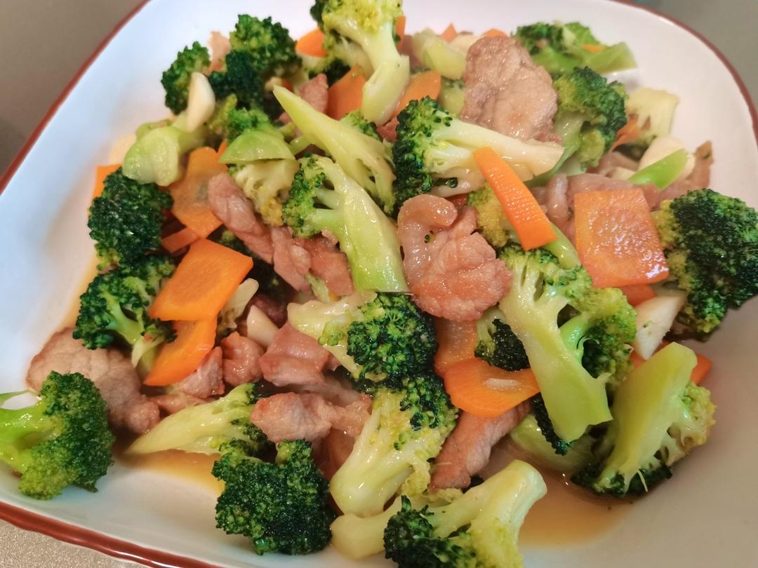 西兰花炒花肉