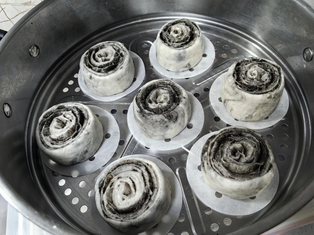 黑芝麻花生卷馒头