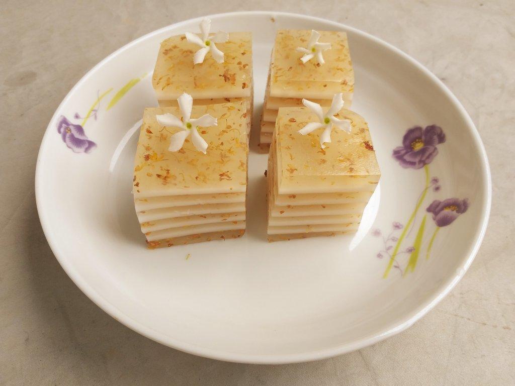 自己的偶像做的桂花椰汁千层糕