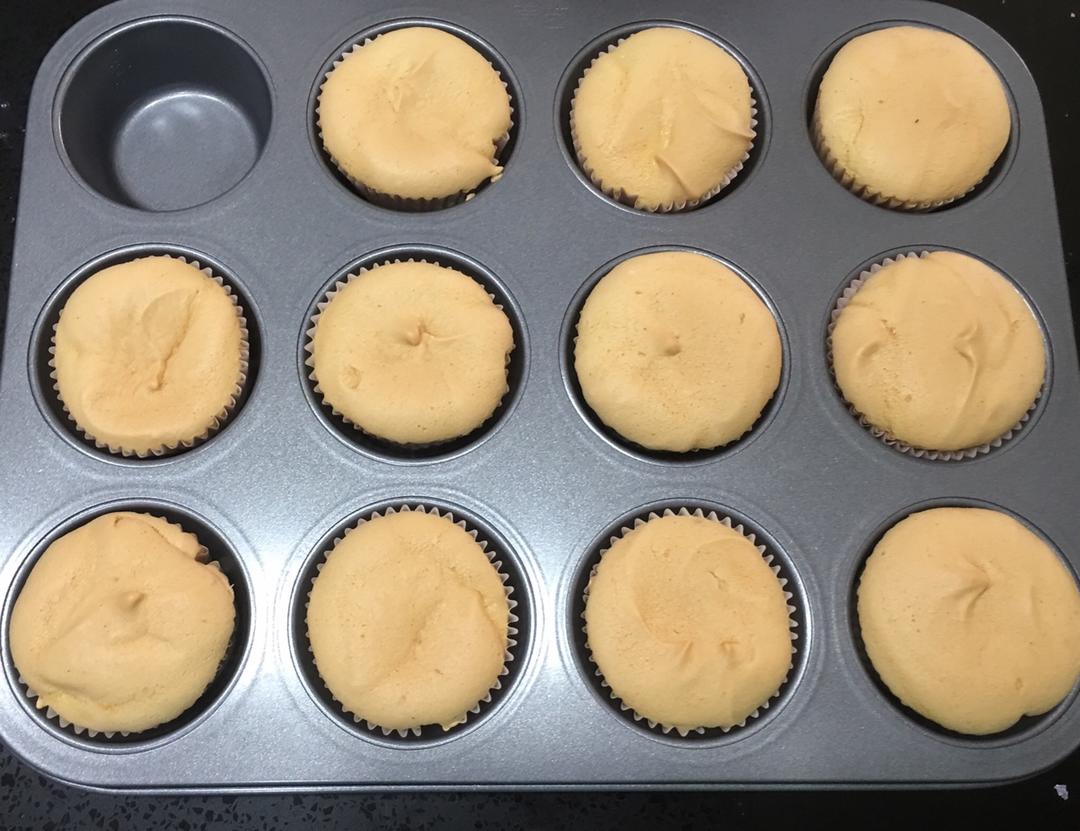 不塌不皱的光滑圆润版纸杯戚风（内含减糖版宝宝可吃）