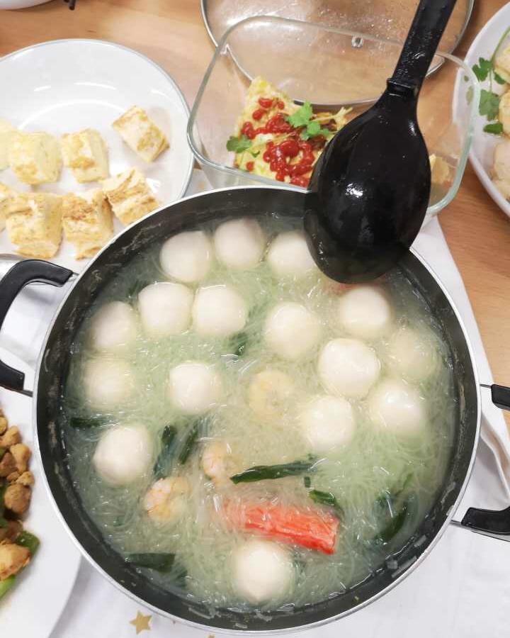 砂锅白菜鱼丸粉丝汤