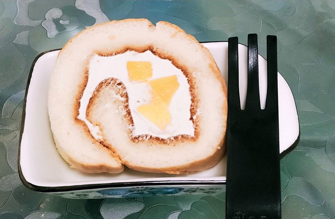 好吃易做的草莓奶油蛋糕卷