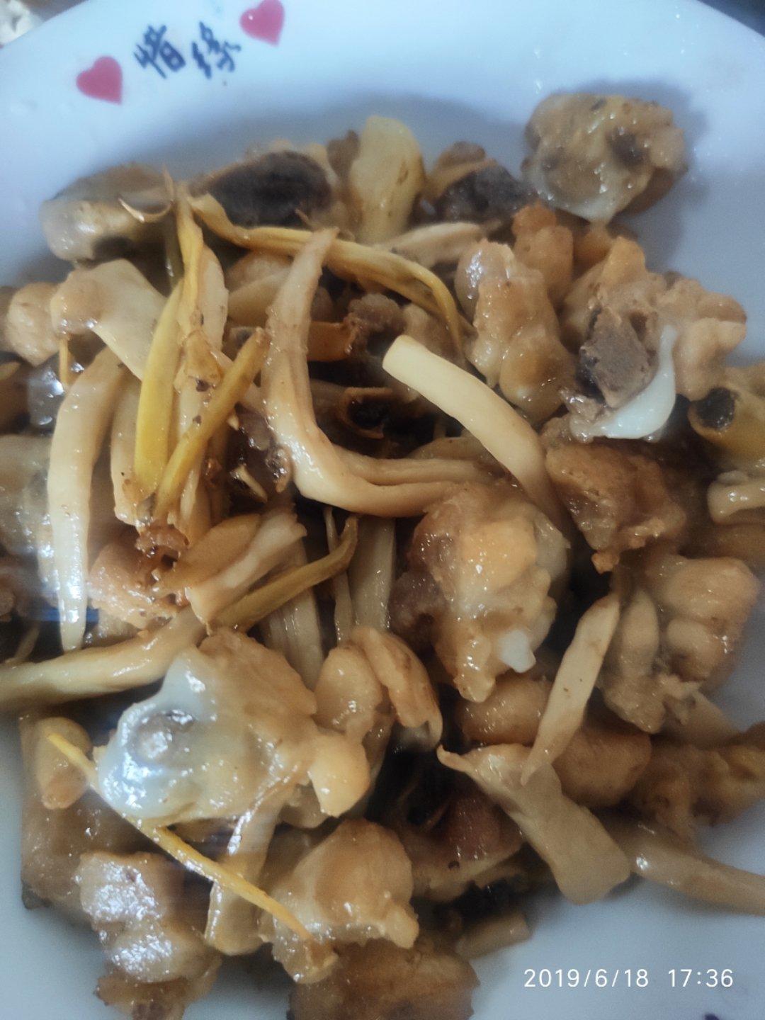 简单快手-杏鲍菇炒鸡腿肉