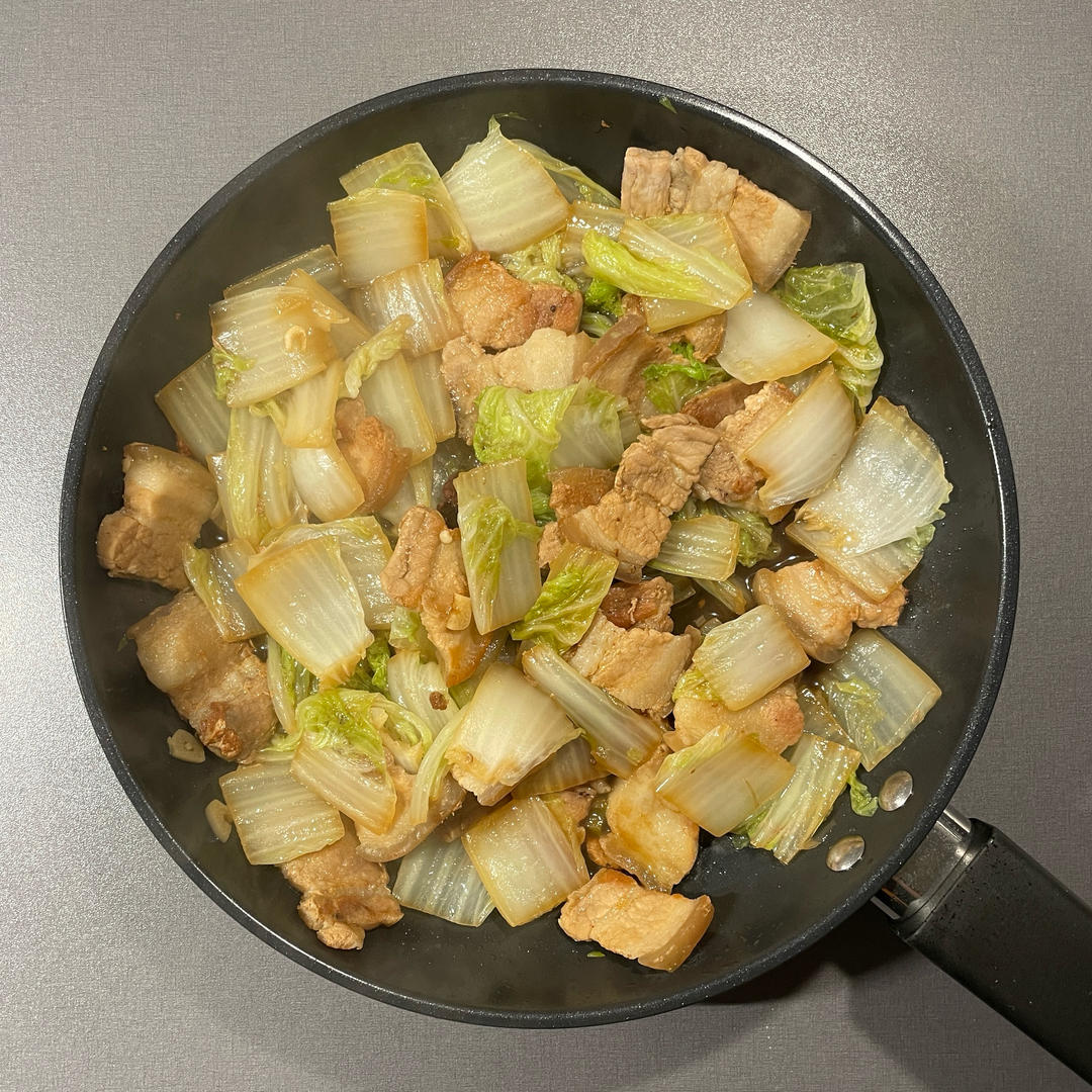 很香的白菜炖五花肉