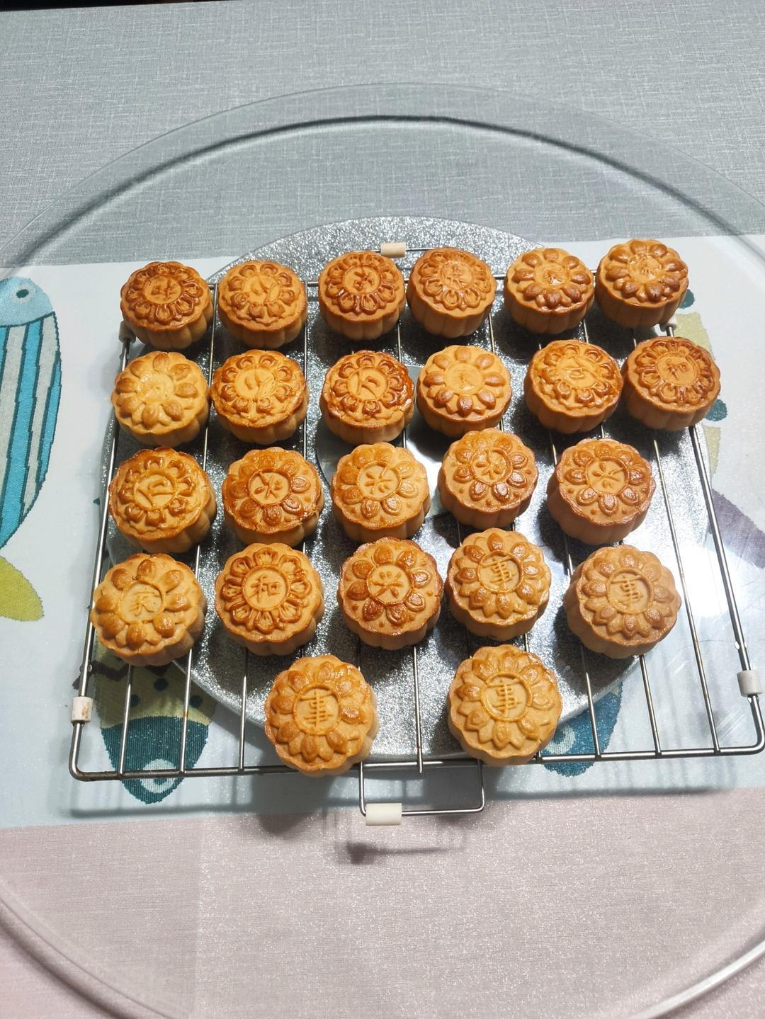 广式月饼—蛋黄莲蓉月饼