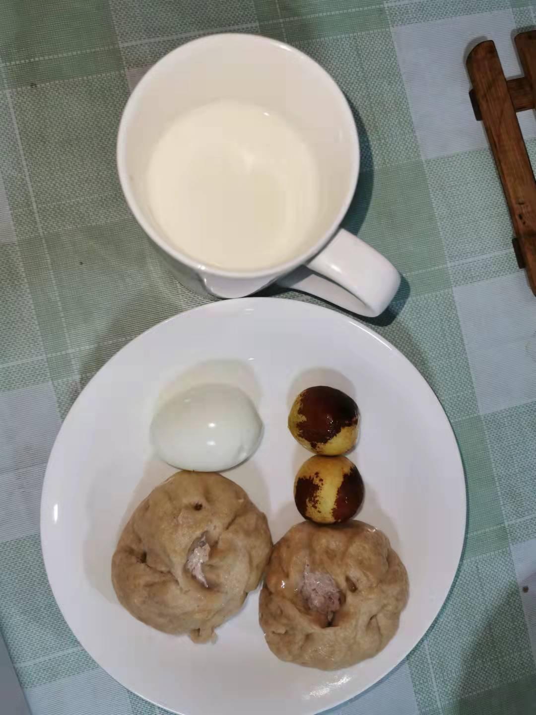 坚持打卡，给双胞胎做早餐