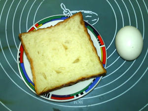 蛋煎土司的做法 步骤1
