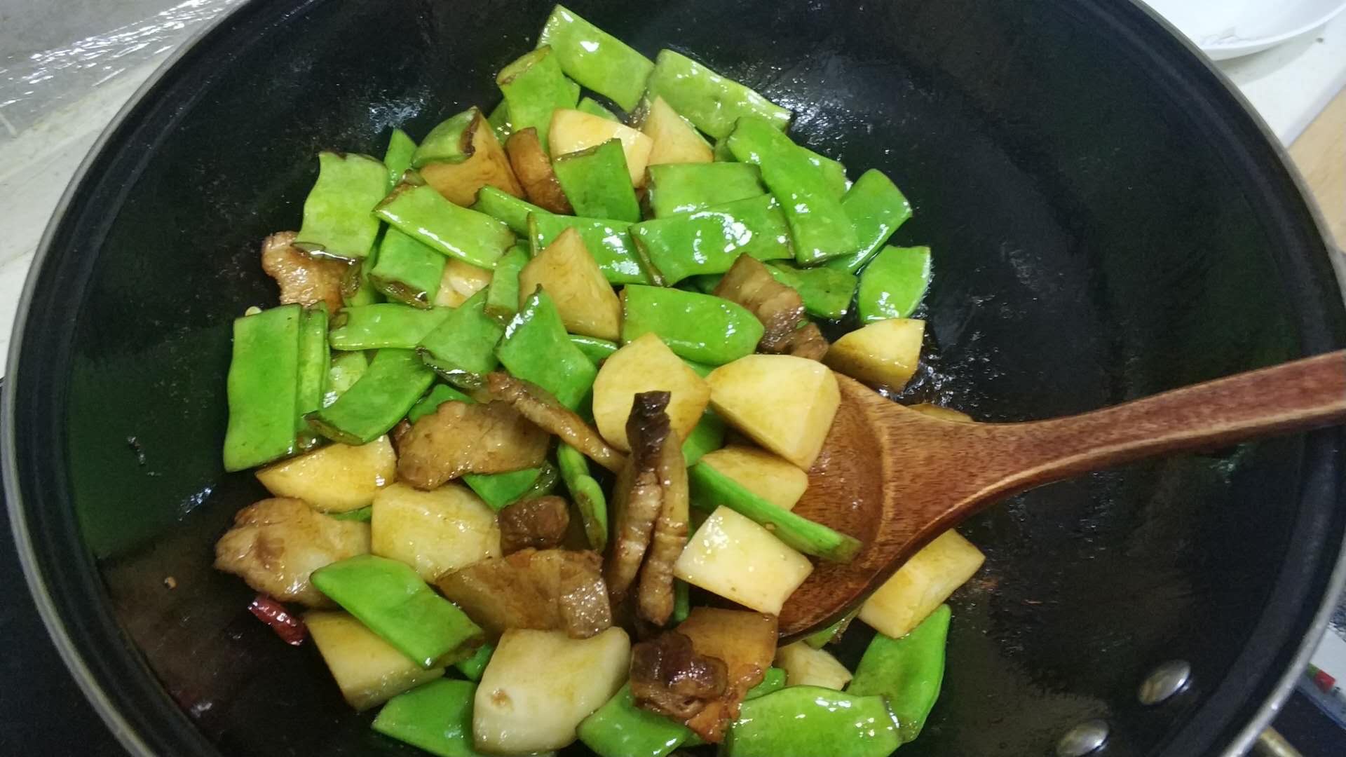 刀豆土豆炖五花肉的做法 步骤7