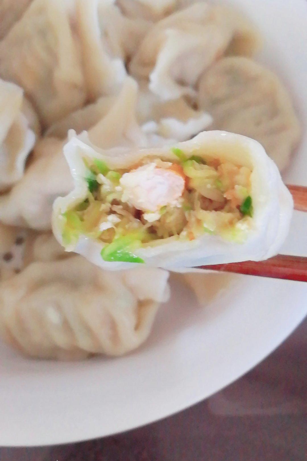 下一个旅途罒做的西葫芦鸡蛋虾仁三鲜饺子