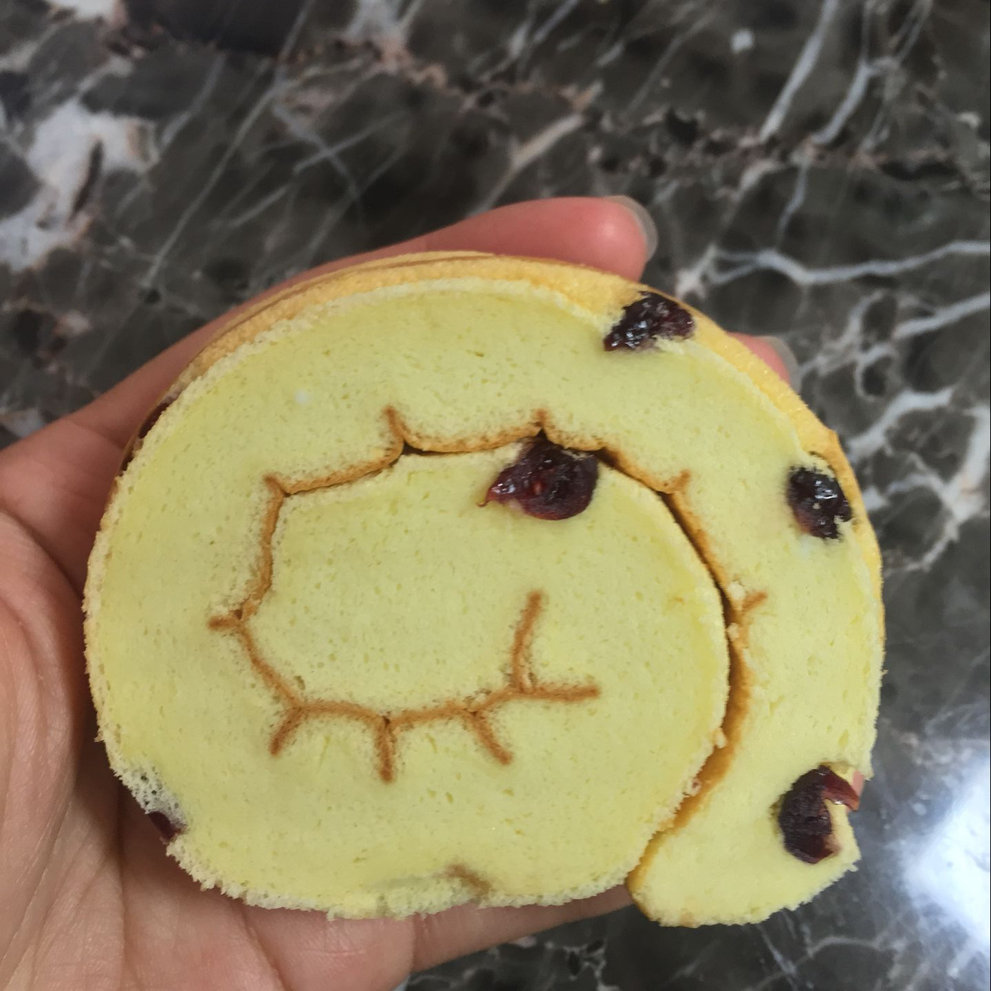 葡萄干蛋糕卷