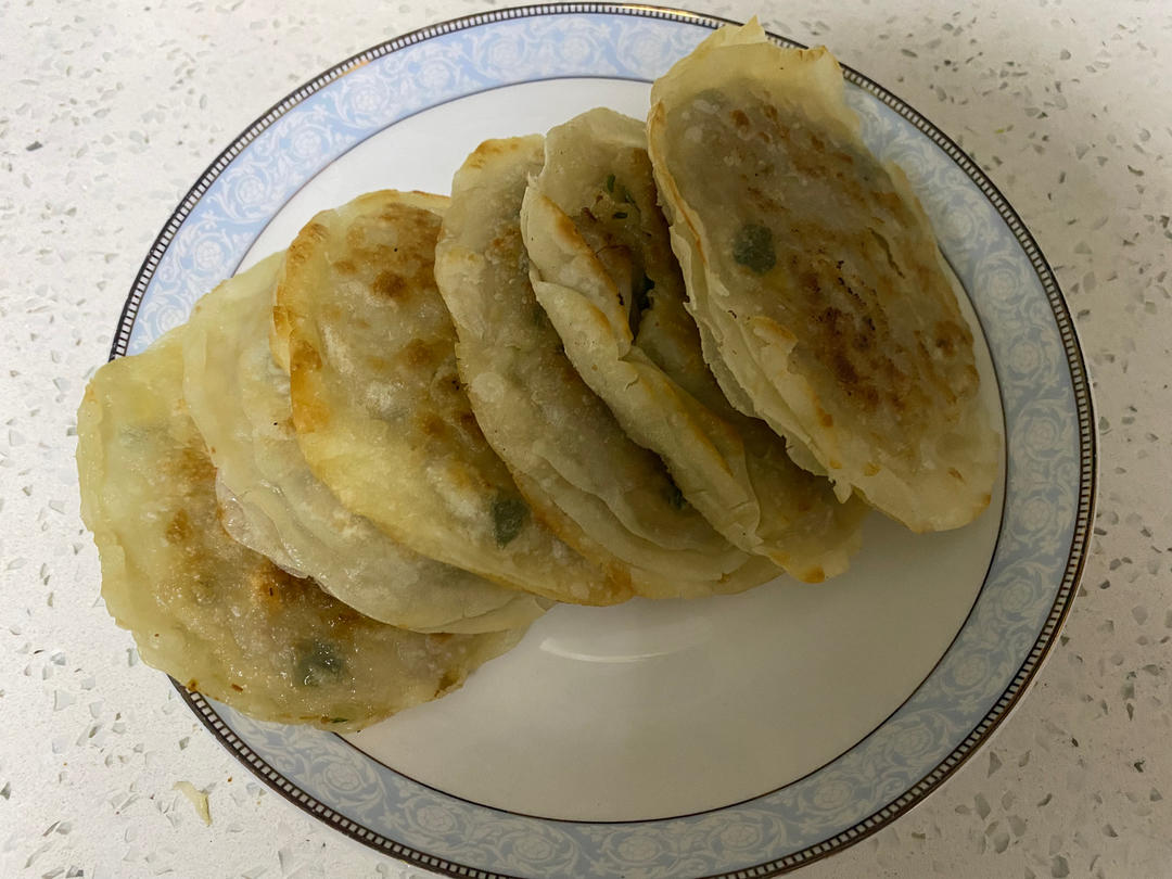 千层肉饼(不用活面的馅饼，饺子皮做)