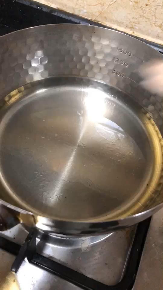 虾肉做的手工虾片 好多细节