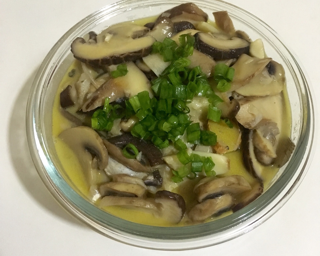 蘑菇鲫鱼汤